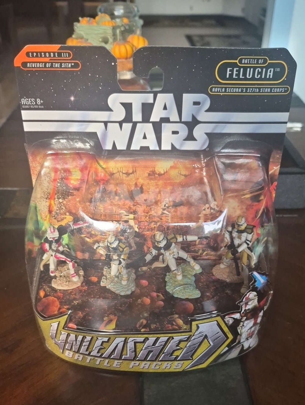 Star Wars Unleashed Battle Pack - White and Yellow Clone Troopers